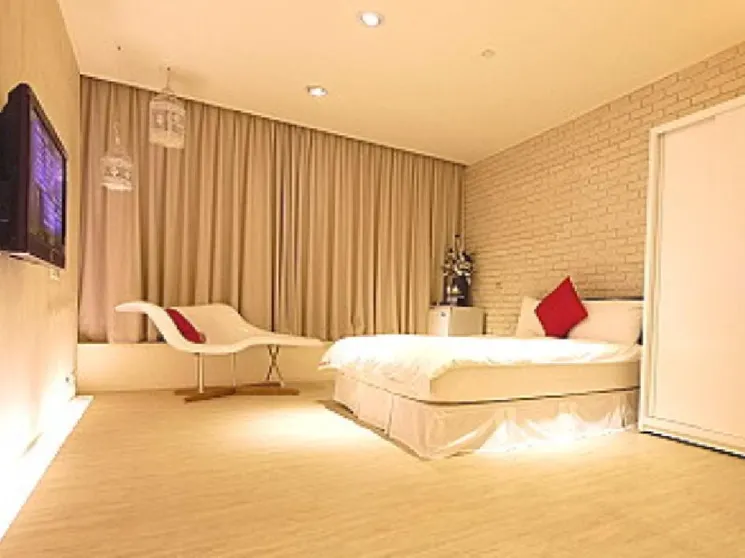 Ảnh 85 Bright Service Apartment