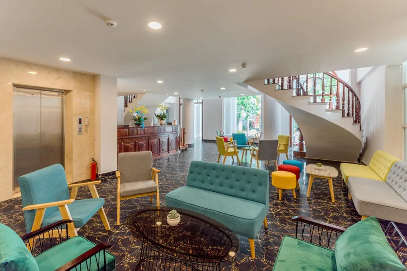 Ảnh Khách Sạn Holiday (Holiday Hotel)