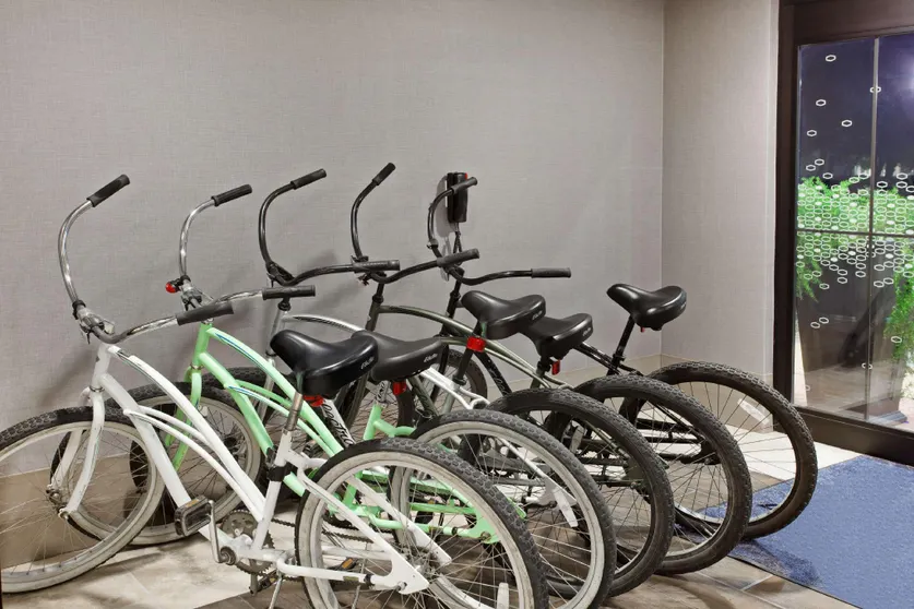 Ảnh Hampton Inn & Suites Oakland Airport - Alameda