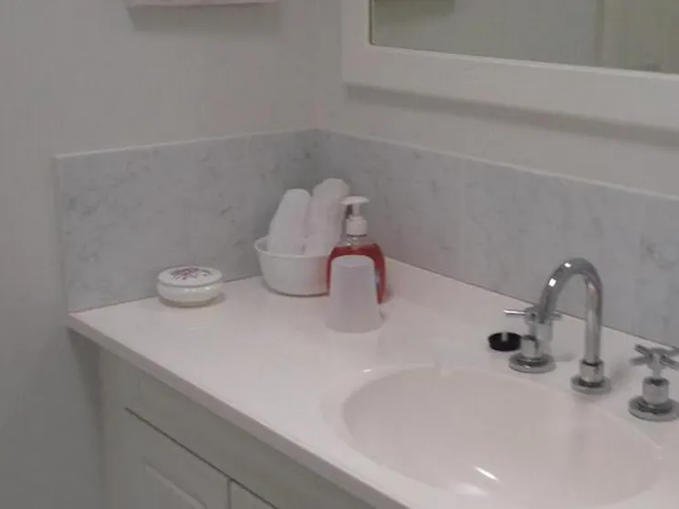 Ảnh Anne's Waterfront Haven Bed and Breakfast