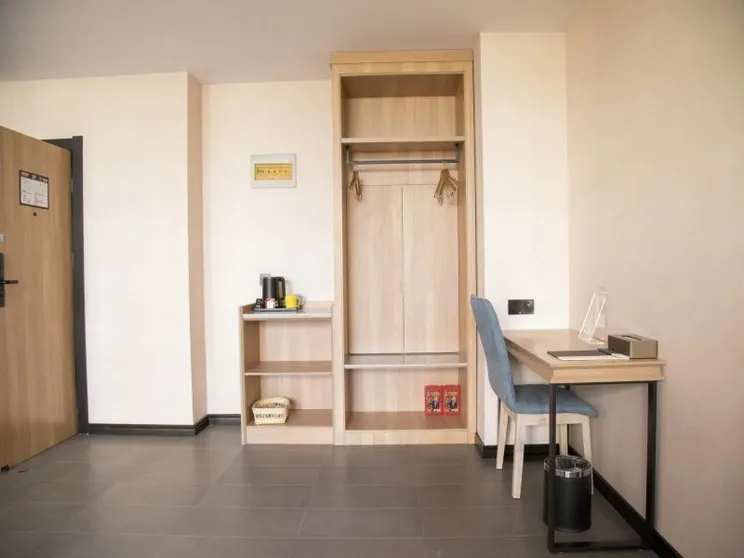 Ảnh Green Tree Inn Express Inner Mongolia Tongliao Zalute Qi Lubei Town People's Hospital