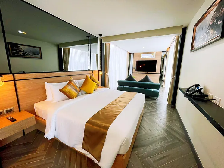 Ảnh The Gold Living Life