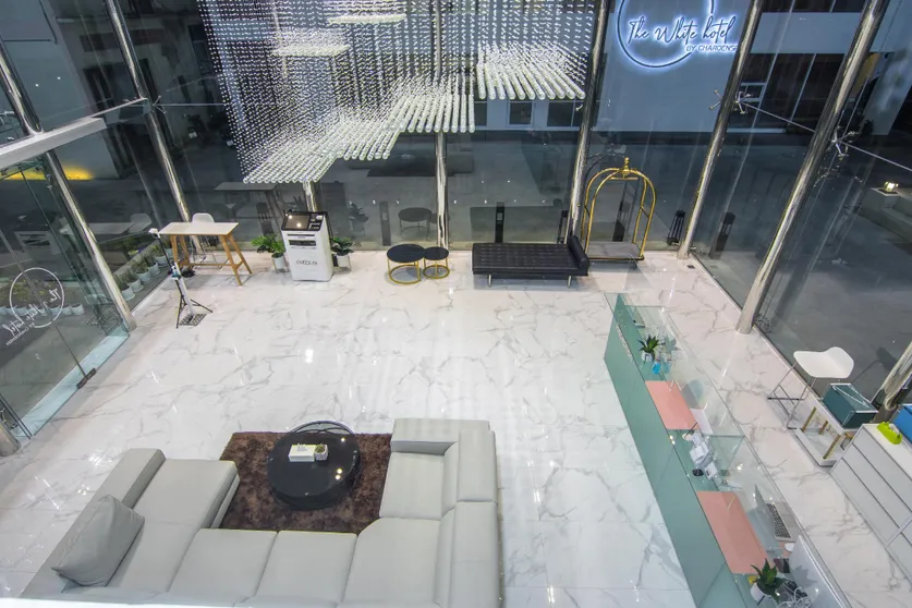 Ảnh The White Hotel By Charoensri 