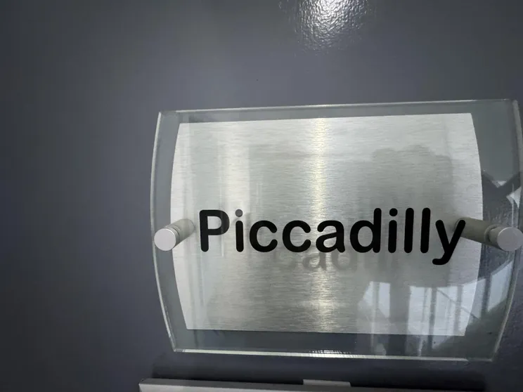 Ảnh Piccadilly by Pureserviced