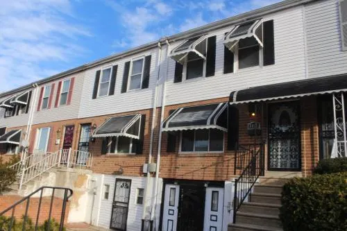 Ảnh Tuscany 2900 - Classic Italian Style 3BR w Parking near Airport