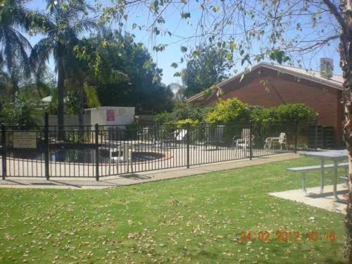 Ảnh Ashleigh Court Motor Inn and Cabins