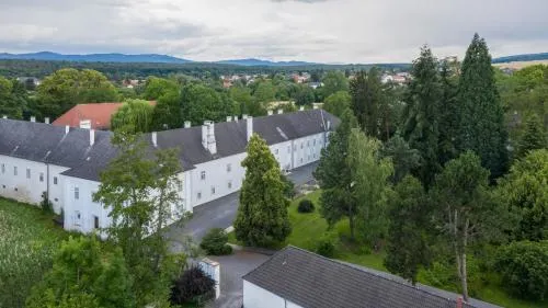 Ảnh Boutique Hotel Zum Oberjager, Schloss Lackenbach