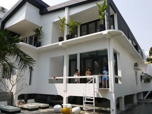 Ảnh Arthur&Paul – Men Only Hotel