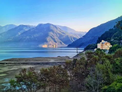 Ảnh Hotel Le ROI Lake View Koti