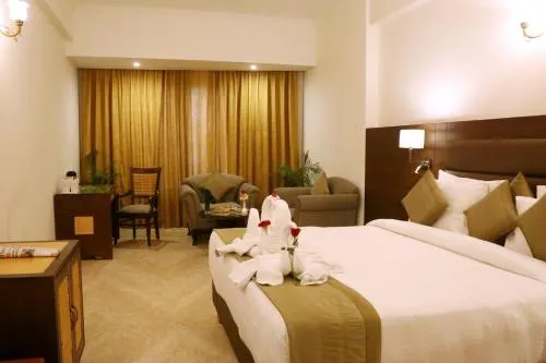 Ảnh Hotel Meraden Grand