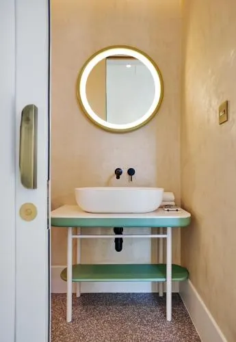 Ảnh The Standard, Bangkok Mahanakhon