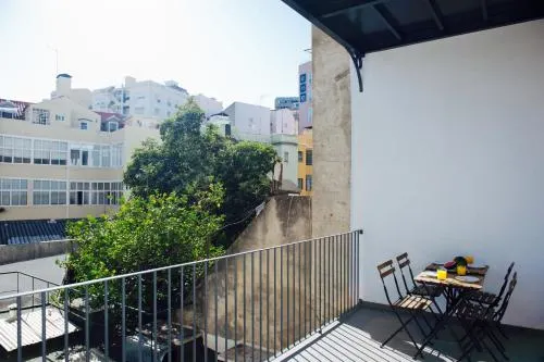 Ảnh Her Majesty at Liberdade Avenue CR1E