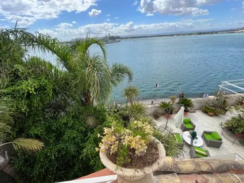 Ảnh Maniace Suites