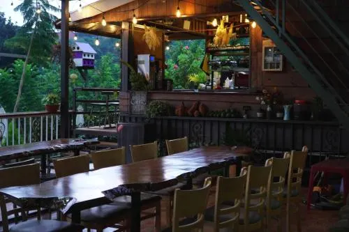 Ảnh Nhà Bên Suối Homestay & Coffee