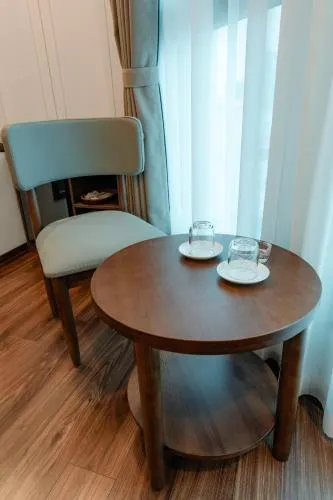 Ảnh The Golden Crown Hotel Long Bien