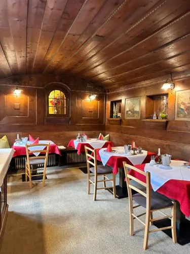 Ảnh Goldener Adler