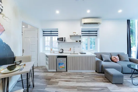 Ảnh Chung cư 58 m² 2 phòng ngủ, 2 phòng tắm riêng ở Quận Hoàn Kiếm (Charming Apartment, 5'min walk to Sword Lake (402))