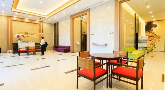 Ảnh TeeUP Home 2BR Rivergate-Swimming pool