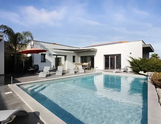 Ảnh Spacious Villa in Salir de Mato With Private Pool, Terrace