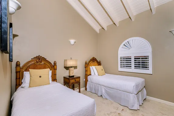 Ảnh Gorgeous Mansion, Private Pool, Outdoor Kitchen!