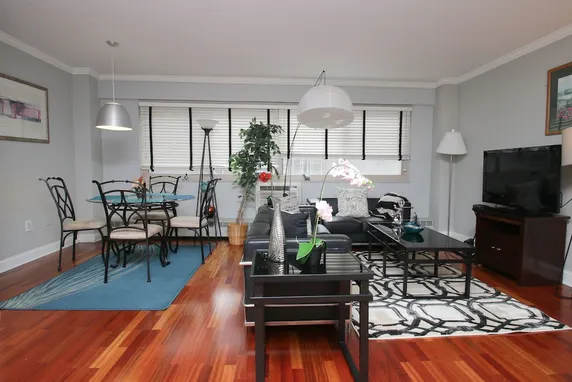 Ảnh Renaissance Properties - 21 & Chestnut