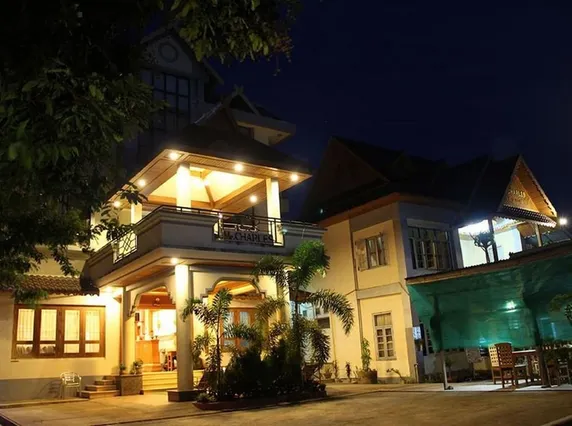 Ảnh Mr. Charles Hotel