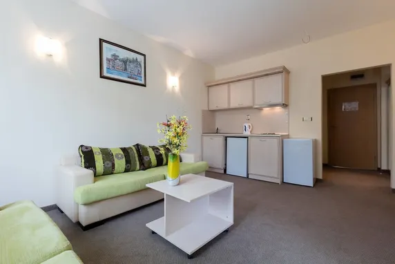 Ảnh One Bedroom Apartment with Balcony