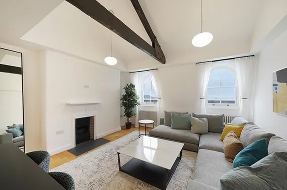 Ảnh FOX ON THE HOE