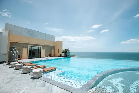 Ảnh Johnny Nguyễn Tập Đoàn Victor Condotel Phú Yên