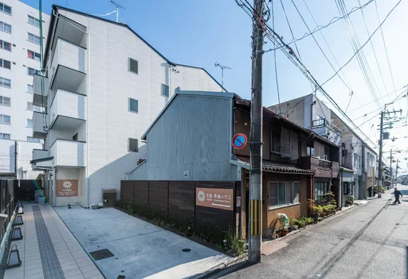 Ảnh Floral Green Maple House