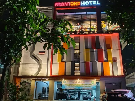 Ảnh Front One Hotel Tulungagung