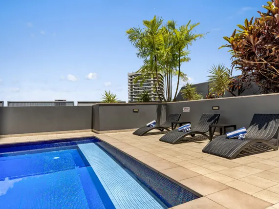 Ảnh H on Mitchell Apartment Hotel