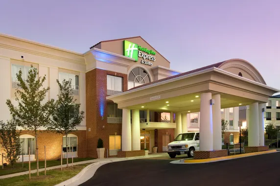Ảnh Holiday Inn Express & Suites Alexandria - Fort Belvoir