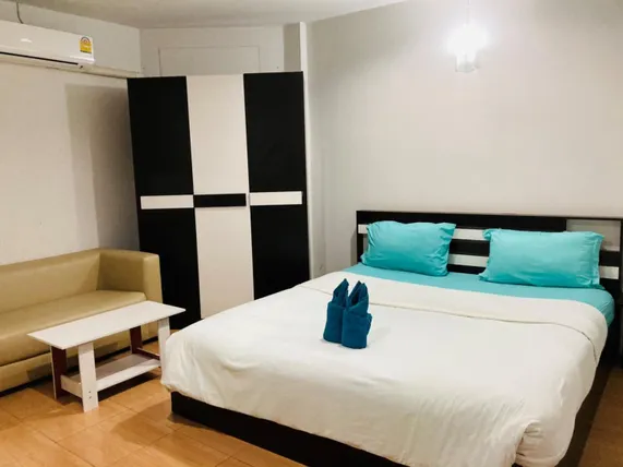 Ảnh Alongkorn hotel by SB