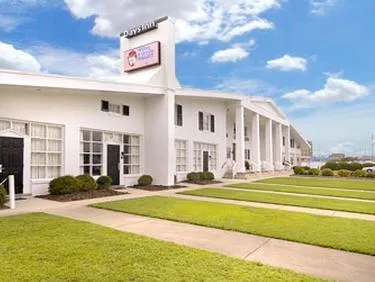 Ảnh Days Inn by Wyndham Kill Devil Hills Oceanfront - Wilbur