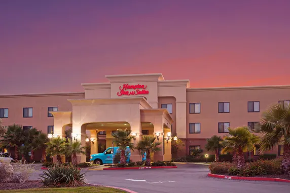 Ảnh Hampton Inn & Suites Oakland Airport - Alameda