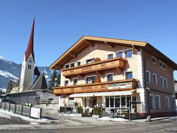 Ảnh Apartment in Uderns near Ski Lift Hochzillertal
