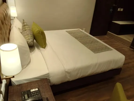 Ảnh Hotel Le ROI Lake View Koti