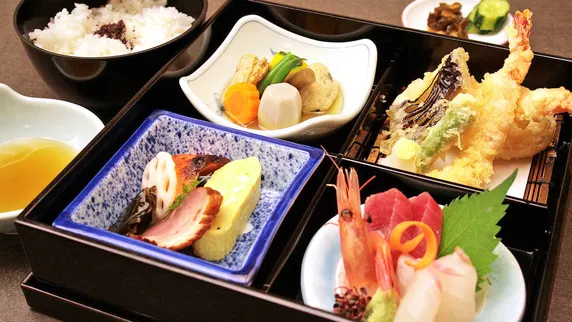 Ảnh Hotel Crown Palais Chiryu