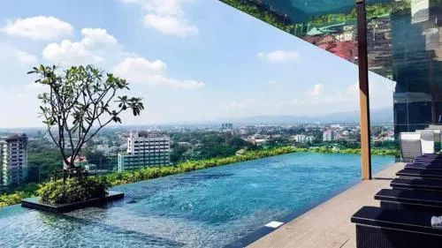 Ảnh The Astra Luxury Condo in Town