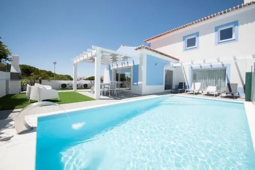 Ảnh Casa da Praia & Casa da Mare da Alta by Estilo Lusitano, com piscina privada