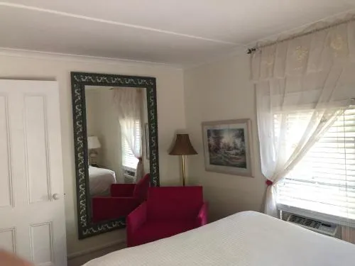 Ảnh 18 VINE INN & CARRIAGE HOUSE BED AND BREAKFAST - ADULT ONLY