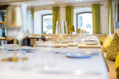 Ảnh Iris Porsche Hotel & Restaurant