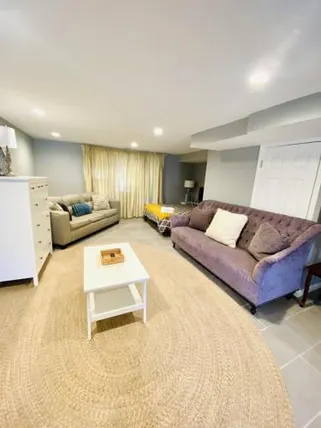 Ảnh Tuscany 2900 - Classic Italian Style 3BR w Parking near Airport