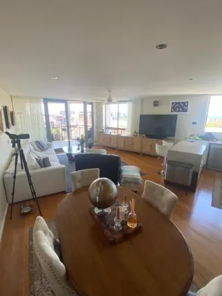 Ảnh It's Paradise Here, Private Room with Breakfast and 2 cats