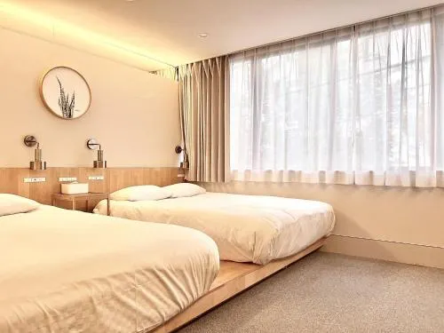 Ảnh 东京上野超豪华4人间 东京超级中心设计师房间Ycod 上野公园3分钟 车站1分钟 超级繁华 免费wifi 戴森吹风