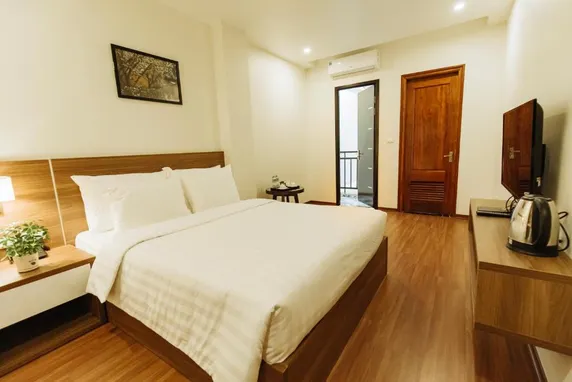 Ảnh Khách Sạn và Bể Bơi Paragon Nội Bài