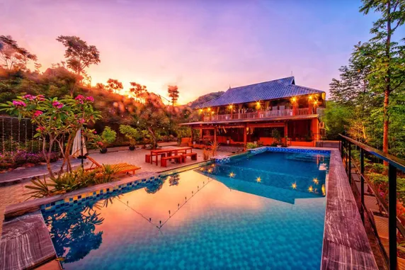 Ảnh Tula Hardin Mùa Thu Villa Hòa Bình 4pn