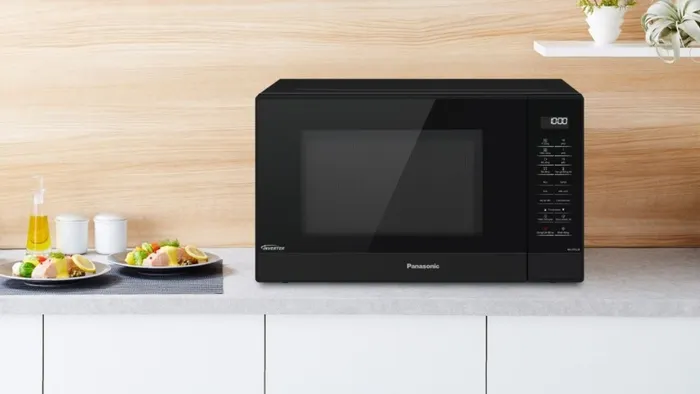 Lò vi sóng Panasonic NN-ST65JBYUE 32 lít sở hữu thiết kế tinh tế sang trọng