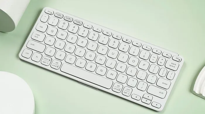 Pin lâu dài, không lo sạc pin thường xuyên - Logitech Keys-To-Go 2